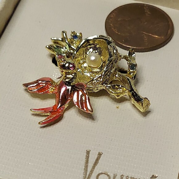 Volupte Pink Bird and nest  with faux pearl egg 1.25" - Picture 4 of 4